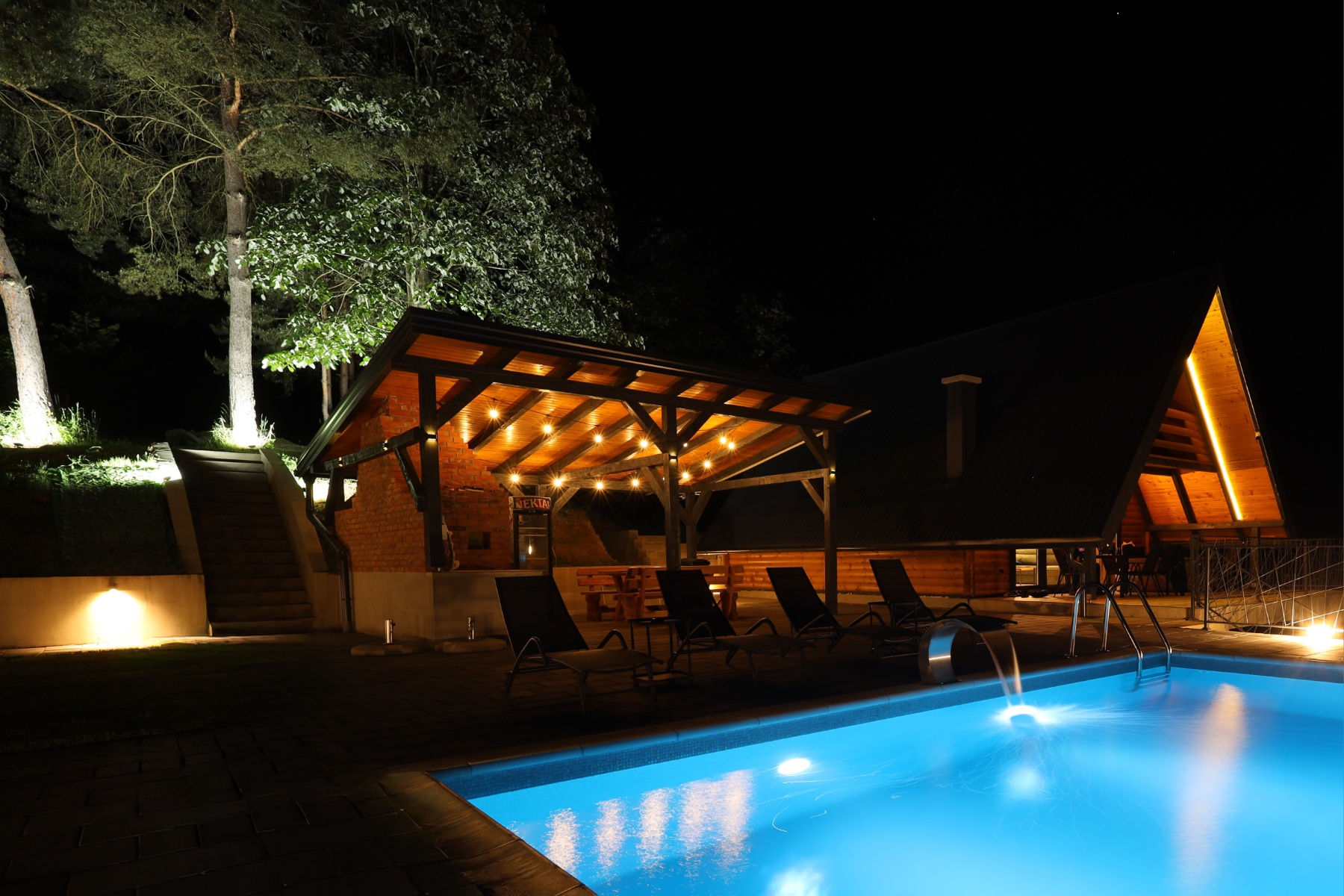 Chalet Nale noću
